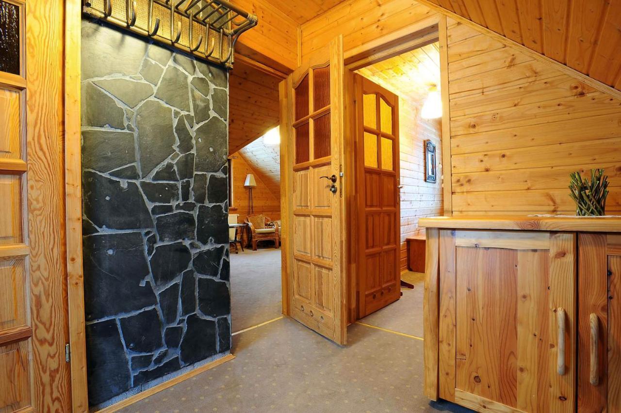 Wilcza Jama - Domki Z Bali Lutowiska Exterior foto