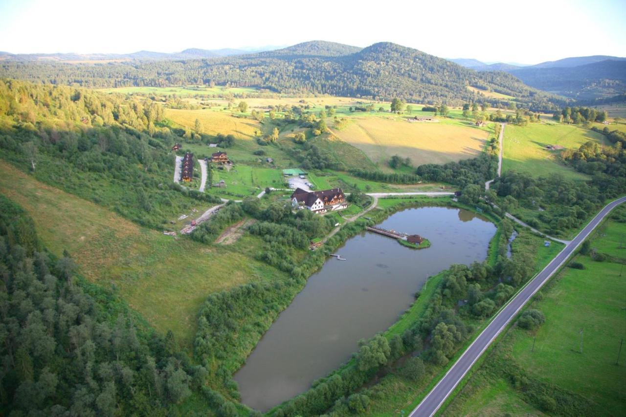 Wilcza Jama - Domki Z Bali Lutowiska Exterior foto